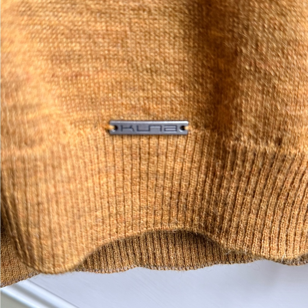 Kuna XS Baby Alpaca Sweater. V Neck EUC. Soft. Beautiful color - Picture 4 of 8